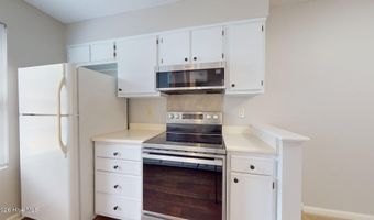 1203 Wilshire Cir, Aberdeen, NC 28315