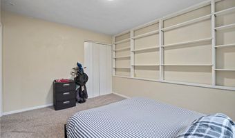621 Van Oaks Dr, Amherst, OH 44001