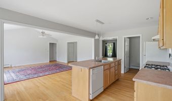 50 Hoskins Rd, Bloomfield, CT 06002