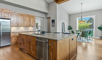 61333 Kindle Rock Loop, Bend, OR 97702