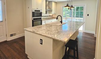8925 FALLING CREEK Ct, Annandale, VA 22003