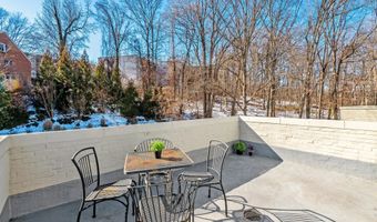 706 S ARLINGTON MILL Dr 18302, Arlington, VA 22204