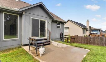 16913 Juniper Dr, Basehor, KS 66007