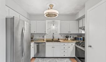 407 Tulsa Ave, Ballwin, MO 63021