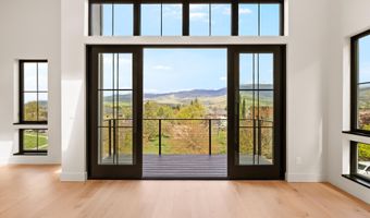 138 Clear Creek Dr, Ashland, OR 97520