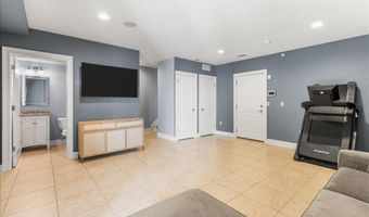 31 White Oak Ln, Aberdeen, NJ 07747