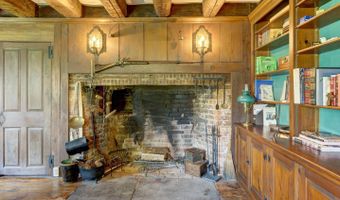 121 Sunset Ln, Berlin, CT 06037