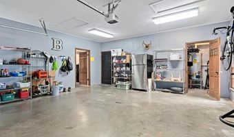946 Briarwood Dr, Bartlesville, OK 74006