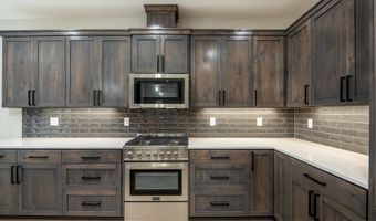 87653 8th St, Veneta, OR 97487