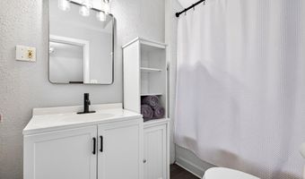 1036 W OKLAHOMA St, Appleton, WI 54914