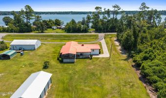 379 Lakepoint Rd, Alford, FL 32420