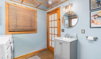 85 Gondola Ave, Jamestown, RI 02835