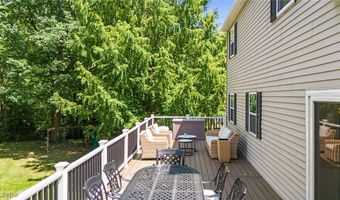 292 Summerhill Dr, Aurora, OH 44202