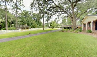 1402 Pineland Dr, Bainbridge, GA 39819