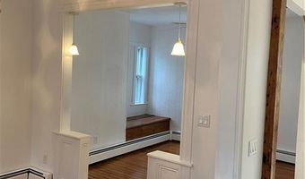 15 Clinton Ave 2, Newport, RI 02840