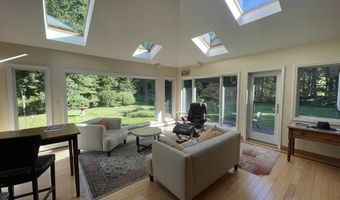 39 Oriole Dr, Andover, MA 01810