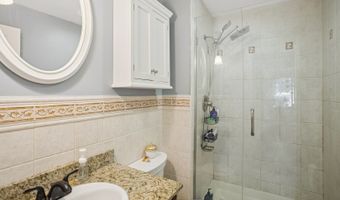 1217 S Old Wilke Rd 101, Arlington Heights, IL 60005