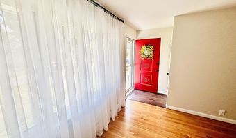 24 Joanne Ct, Albany, NY 12209