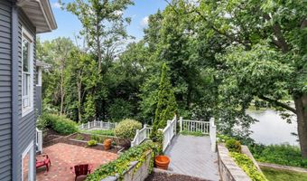 140 RIVER Dr, Appleton, WI 54915