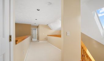 40 Alpine Estates Dr, Cranston, RI 02921