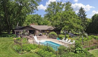 40484 Sunset Dr N, Antioch, IL 60002