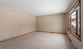 2405 N ERB St, Appleton, WI 54911