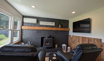 154 West St, Barton, VT 05822