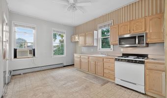 98 W 31ST St, Bayonne, NJ 07002