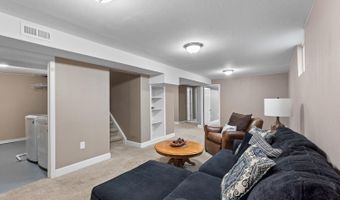 236 Lima St, Aurora, CO 80010