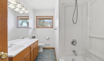 819 9th Ave, Anoka, MN 55303