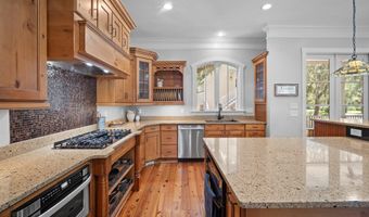 106 Coosaw Club Dr, Beaufort, SC 29907