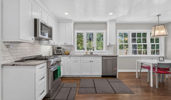 6720 NEWBOLD Dr, Bethesda, MD 20817