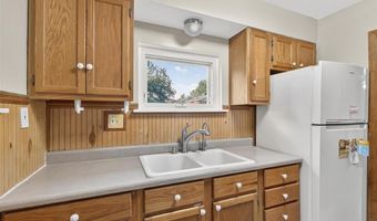 2006 Agnes St, Alton, IL 62002