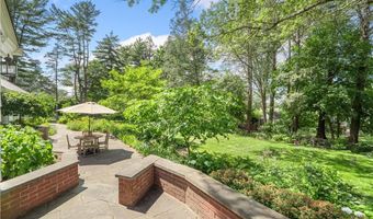 237 Highland Ave, Warwick, RI 02886