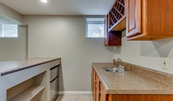 13153 Barrett Meadows Dr, Des Peres, MO 63021