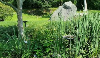 15 Hammersmith Rd 33, Newport, RI 02840