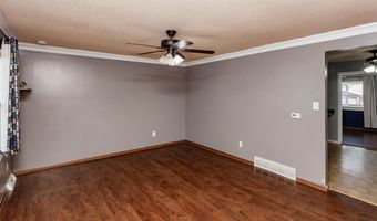 202 11th Ave NW, Altoona, IA 50009