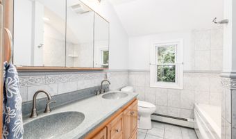 3 Deerfield Rd, Brookfield, CT 06804