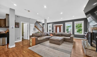 108 N Main St, Algonquin, IL 60102