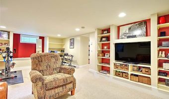 6 Kenmore Ct, Barrington, RI 02806