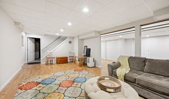 1274 Cheshire St, Cheshire, CT 06410