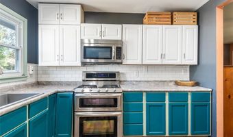 814 Indiana St, Baldwin City, KS 66006