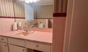 912 S Runnels, De Kalb, TX 75559