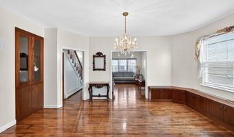 28 Willow St, Bayonne, NJ 07002