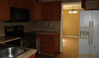 814 Cleveland Ave, Adel, GA 31620