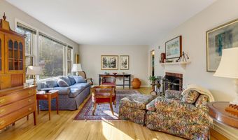 2700 N DINWIDDIE St N, Arlington, VA 22207