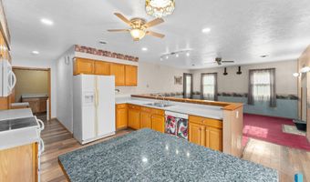 407 N 4TH St, Beresford, SD 57004