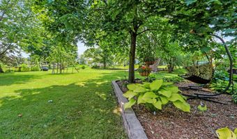 N254 MEADOWBREEZE Court, Appleton, WI 54915