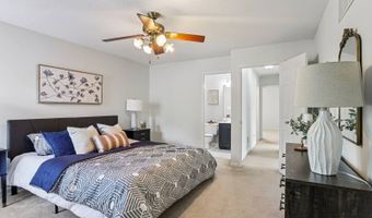 1439 Greenfield Crossing Ct, Ballwin, MO 63021