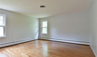 44 Cindy Ln, Warwick, RI 02886